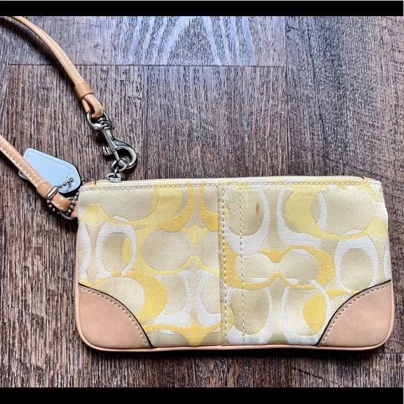 Coach wristlet - Picture 1 of 3